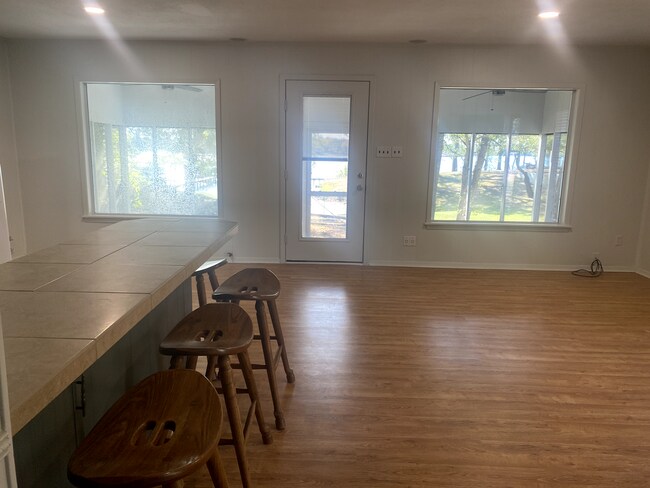 Building Photo - Casita 236