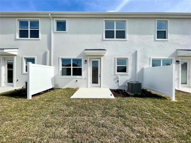Building Photo - 422 Bogey Dr