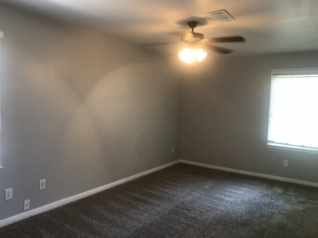 Building Photo - 5521 Pinto Ln