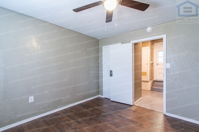 Building Photo - 2206 NW 19th St