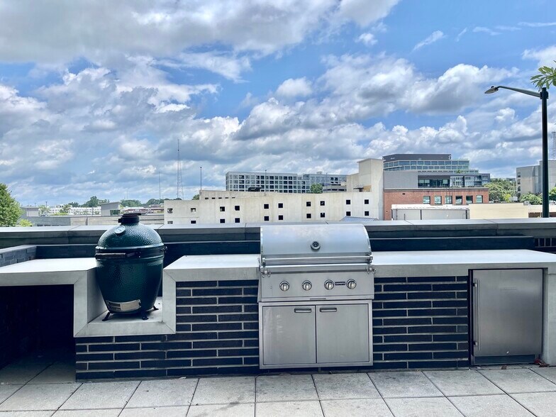 Building Photo - 788 W Marietta St NW