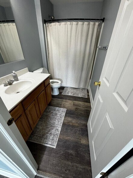 Building Photo - 224 Bertram Dr