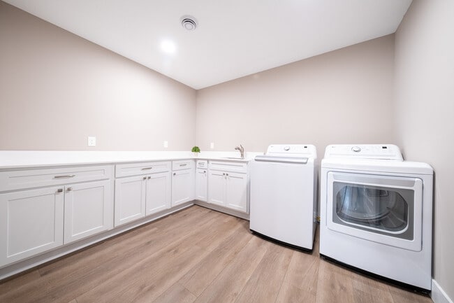 Building Photo - 26391 Preserve Dr