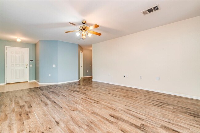 Building Photo - Beautiful Home in Southeast Austin – Pool ...