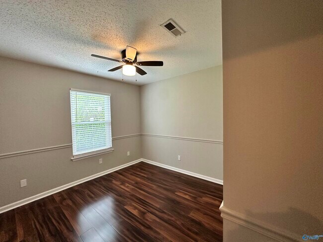 Building Photo - 13065 Hermosa Dr SW