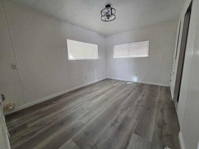 Building Photo - 3601 E Wyoming Ave