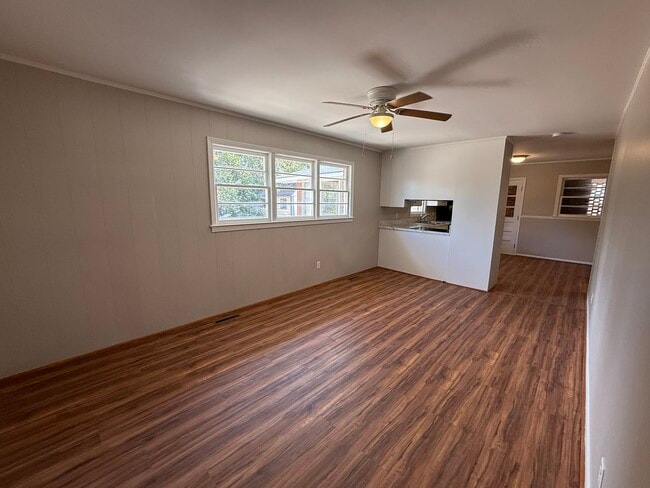 Building Photo - 61 Loganberry Cir