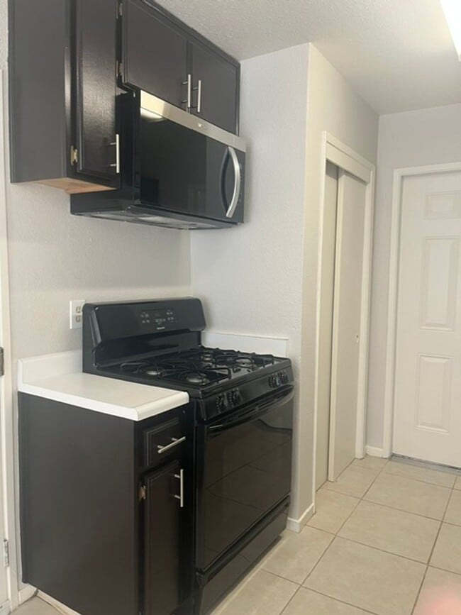 Building Photo - 3106 Brookside Dr