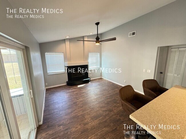 Building Photo - 2601 Bridle Dr