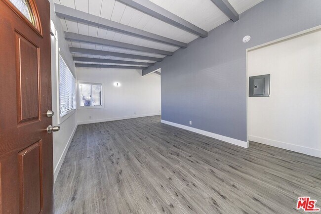 Building Photo - 11132 Montecito Dr