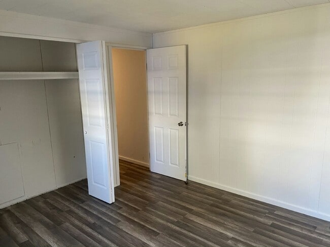 Building Photo - 5 Tavares Rd