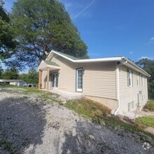 Building Photo - 4 Bedroom, 2 Bath with Bonus Room- Single ...