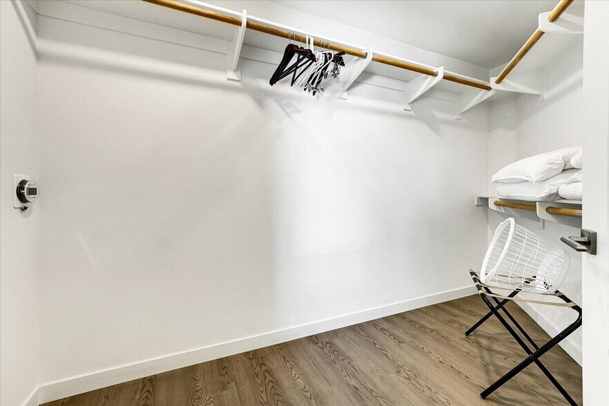 Building Photo - 593 Camino De La Reina