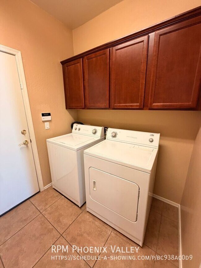 Building Photo - 17130 W Lundberg St