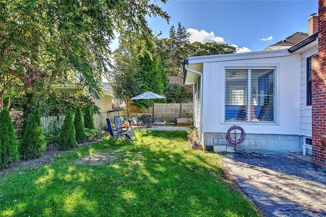 Building Photo - 151 Chace Ave