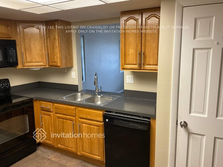 Building Photo - 1769 NE 40th Pl