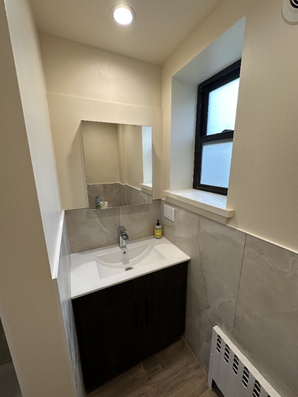 Building Photo - 211 Highview St