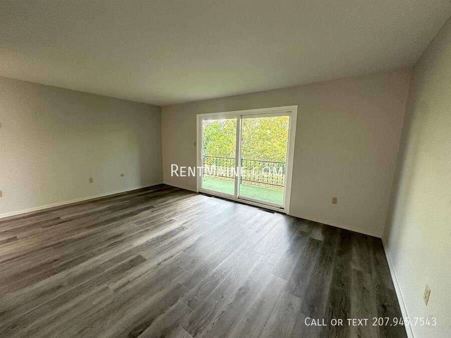 Building Photo - 12d Longrale Park-