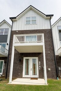 Building Photo - 5741 Sofias Cir