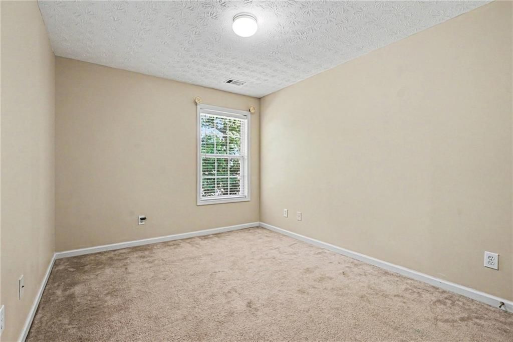 Building Photo - 375 Clairidge Ln SW