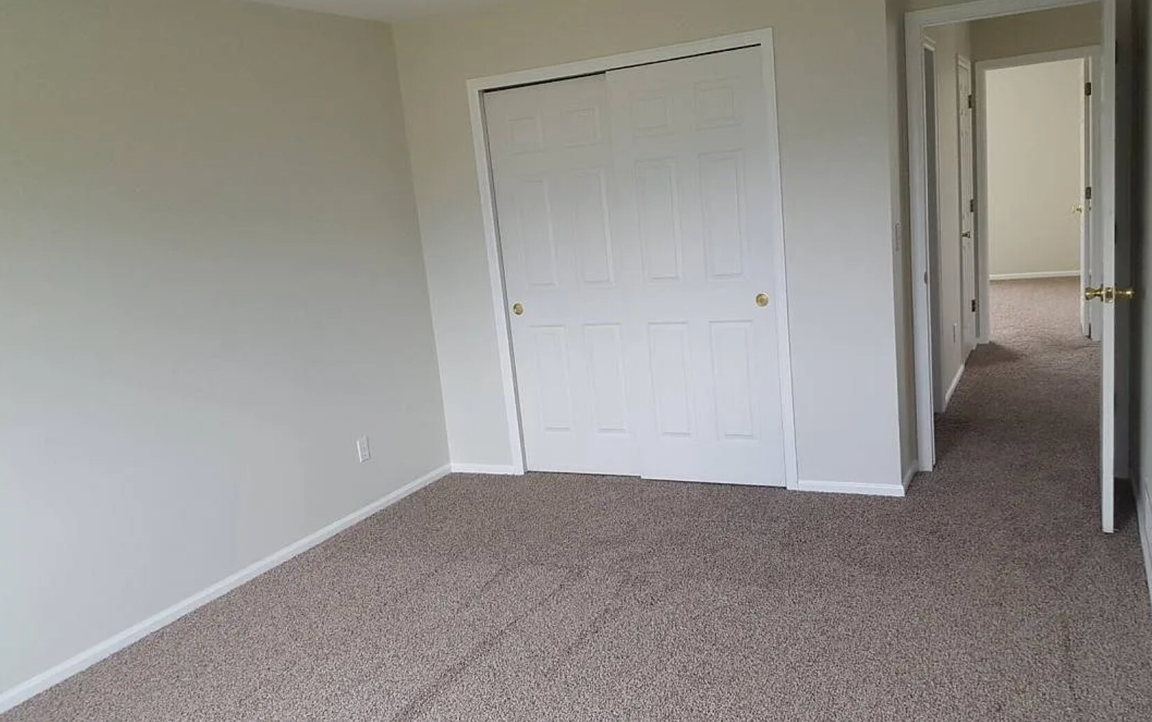 Building Photo - 806 Century Ln