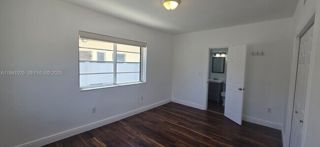 Building Photo - 8430 Harding Ave