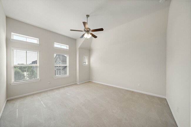 Building Photo - 4003 Centre Valley Ln