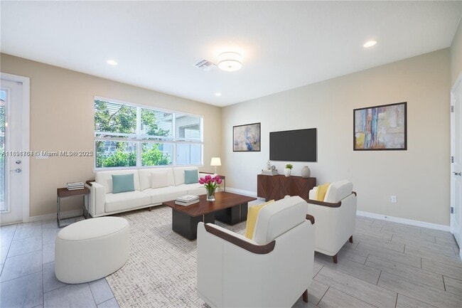 Building Photo - 925 Banyan Dr