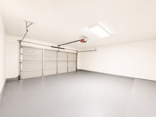 Building Photo - 7219 Brookville Ln