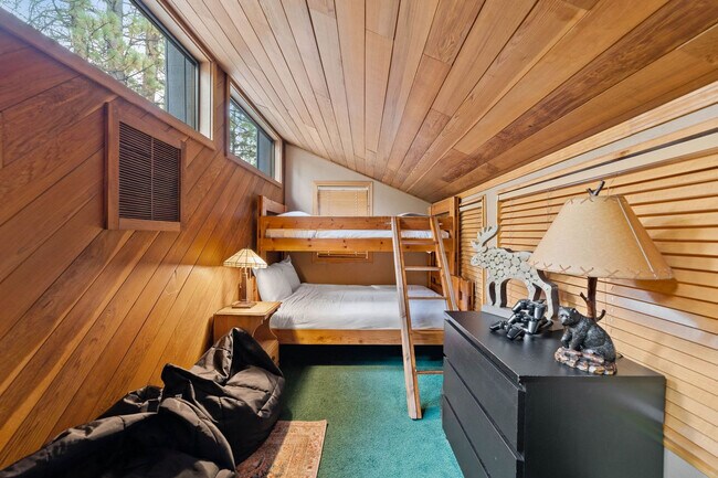 Building Photo - 18087 E Butte Ln