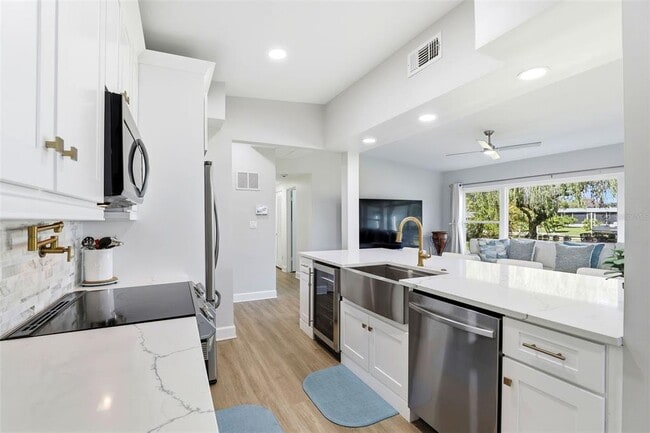 Building Photo - 2705 Gulfstream Rd