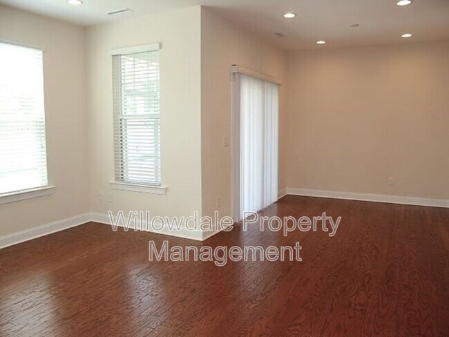 Building Photo - 1064 Midvale Ave