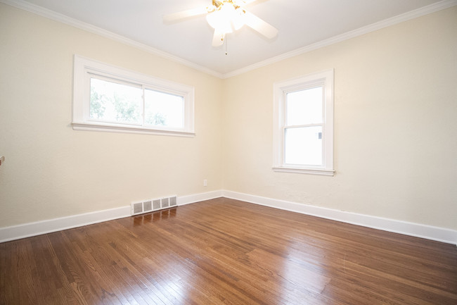 Building Photo - 942 Brinton Dr
