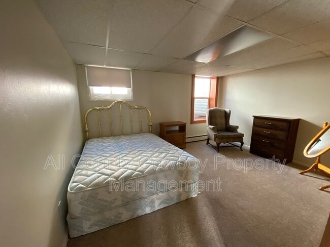 Building Photo - 414 S 13th St