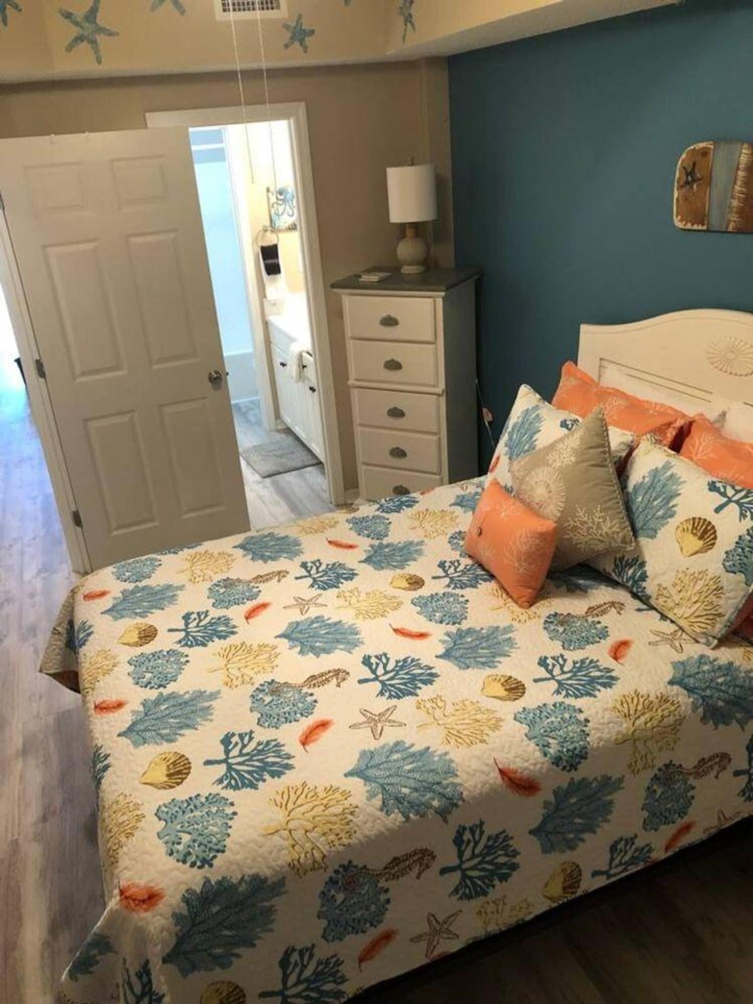 Building Photo - 1057 W Beach Blvd