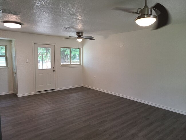 Building Photo - 4406 Desert View Dr