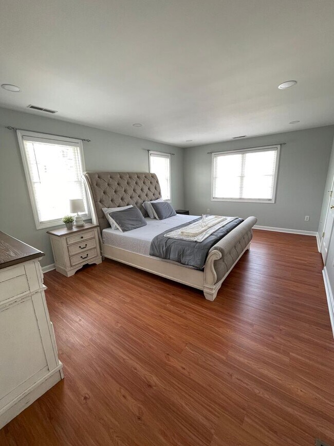 Building Photo - ? GORGEOUS COLONIAL – 4 BED / 2.5 BATH ?