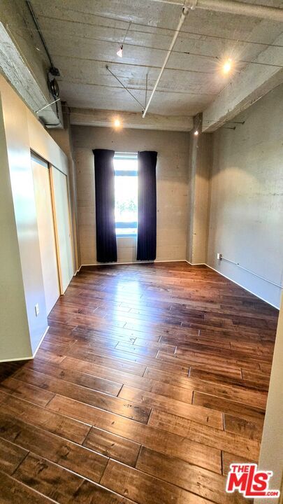 Building Photo - 849 S Broadway