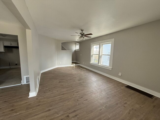 Building Photo - 4503 E 126th St