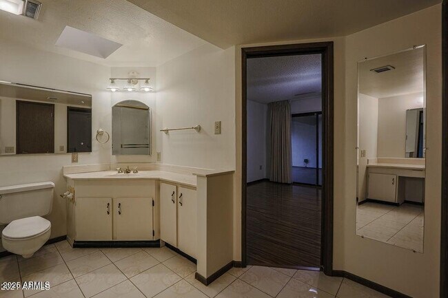 Building Photo - 13135 W Castlebar Dr