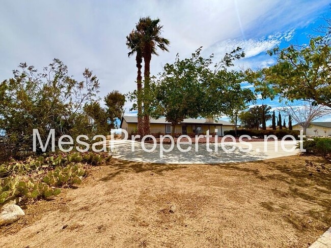 Building Photo - 16578 Odell Ave