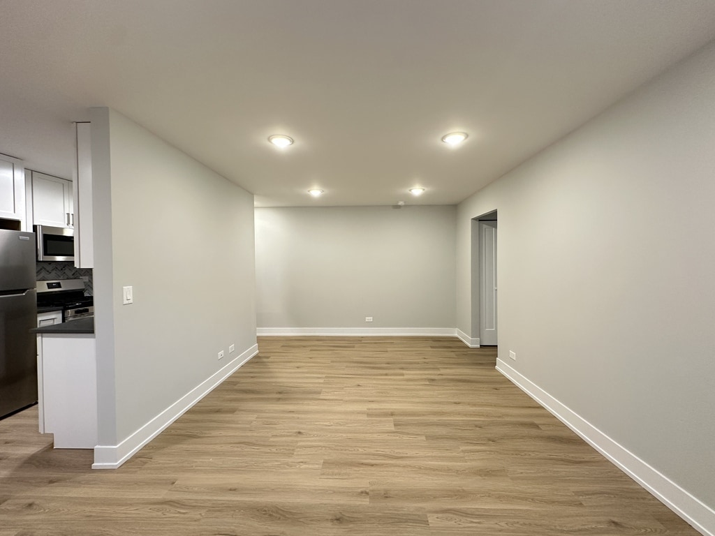 Building Photo - 535 W Aldine Ave