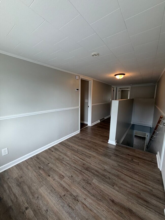 Building Photo - 196 Perkinsville Dr