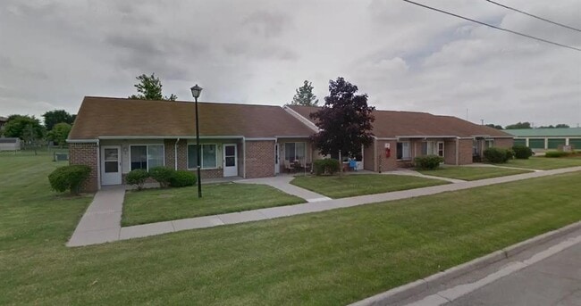 Building Photo - 980 Meadow Ln