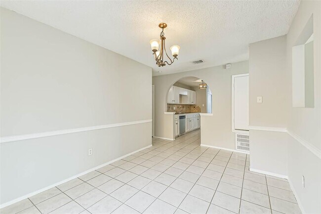 Building Photo - 5523 Bridge Forest Dr