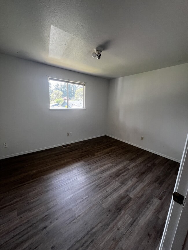 Building Photo - 41 E Alder Place East