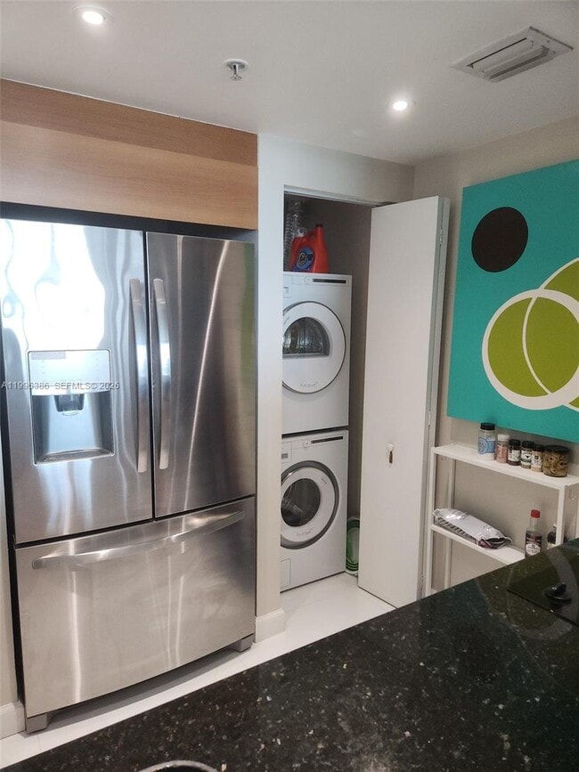 Building Photo - 325 S Biscayne Blvd