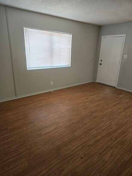 Building Photo - 705 Morgan Ave