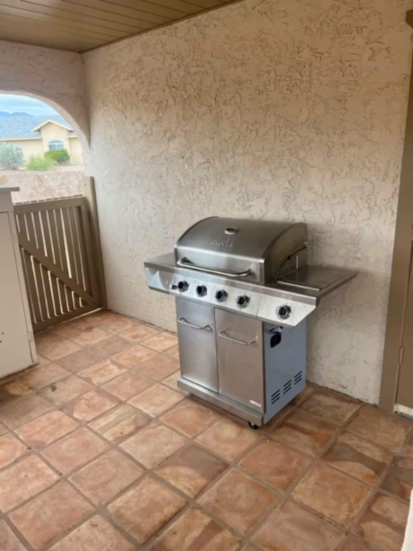 BBQ - 3393 Kearsage Dr