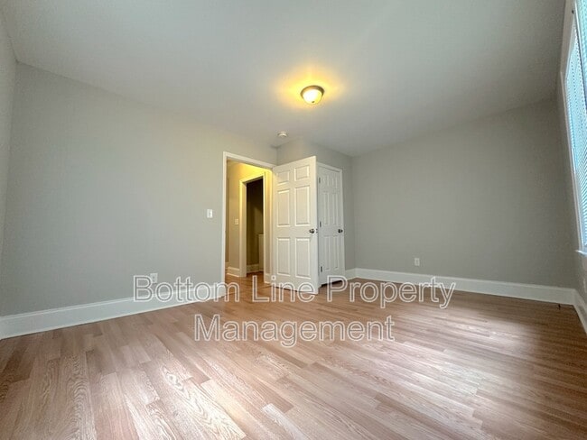 Building Photo - 369 Spring St SW